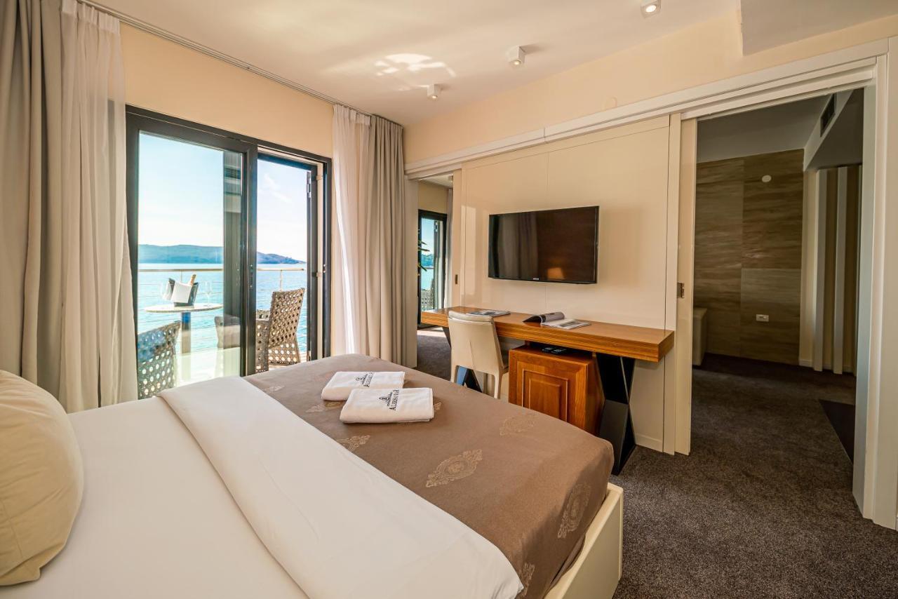 Aleksandar Rafailovici Otel 4*